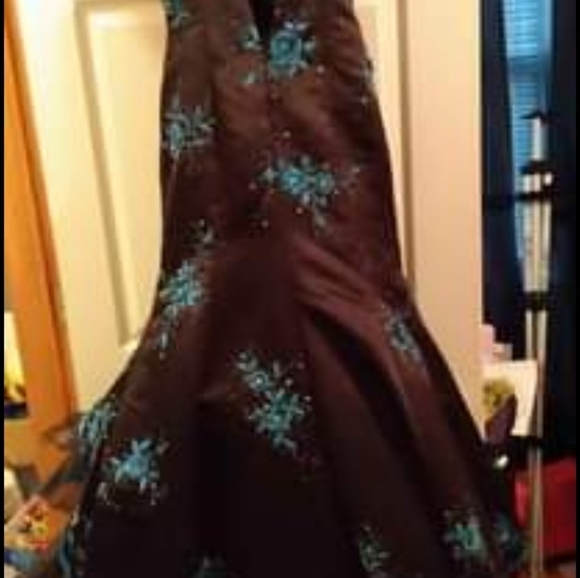 Three dresses - Picture 7 of 15